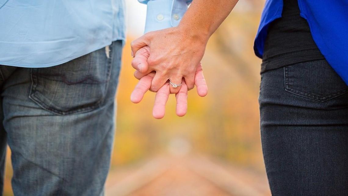 "Congiunti": chi si potrà incontrare da lunedì. Dubbi per fidanzati e compagni