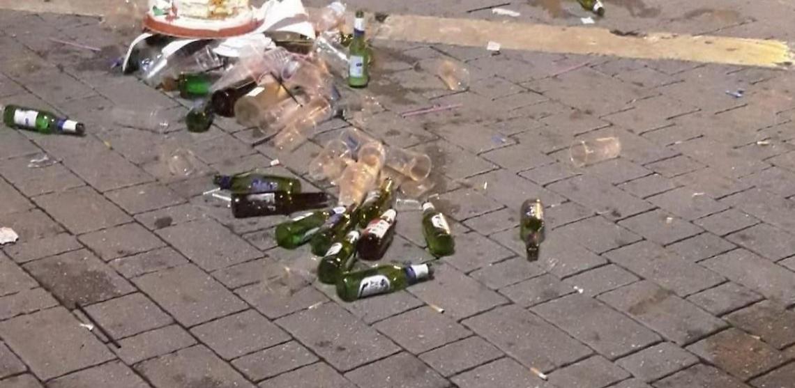 Sabato notte affollato, movida con centinaia e centinaia di ragazzi
