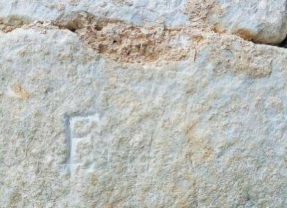 Bellezze storiche prese di mira dai vandali: sfregio alla chiesa di San Francesco