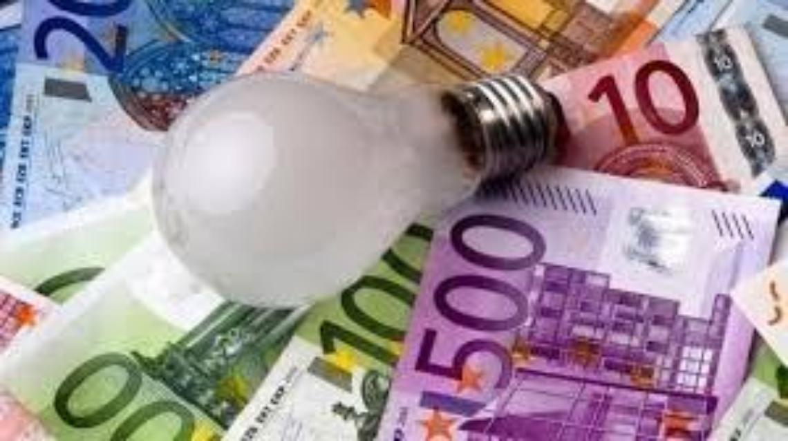 Risparmi in bolletta con il Decreto Rilancio: tutto quello che c'è da sapere