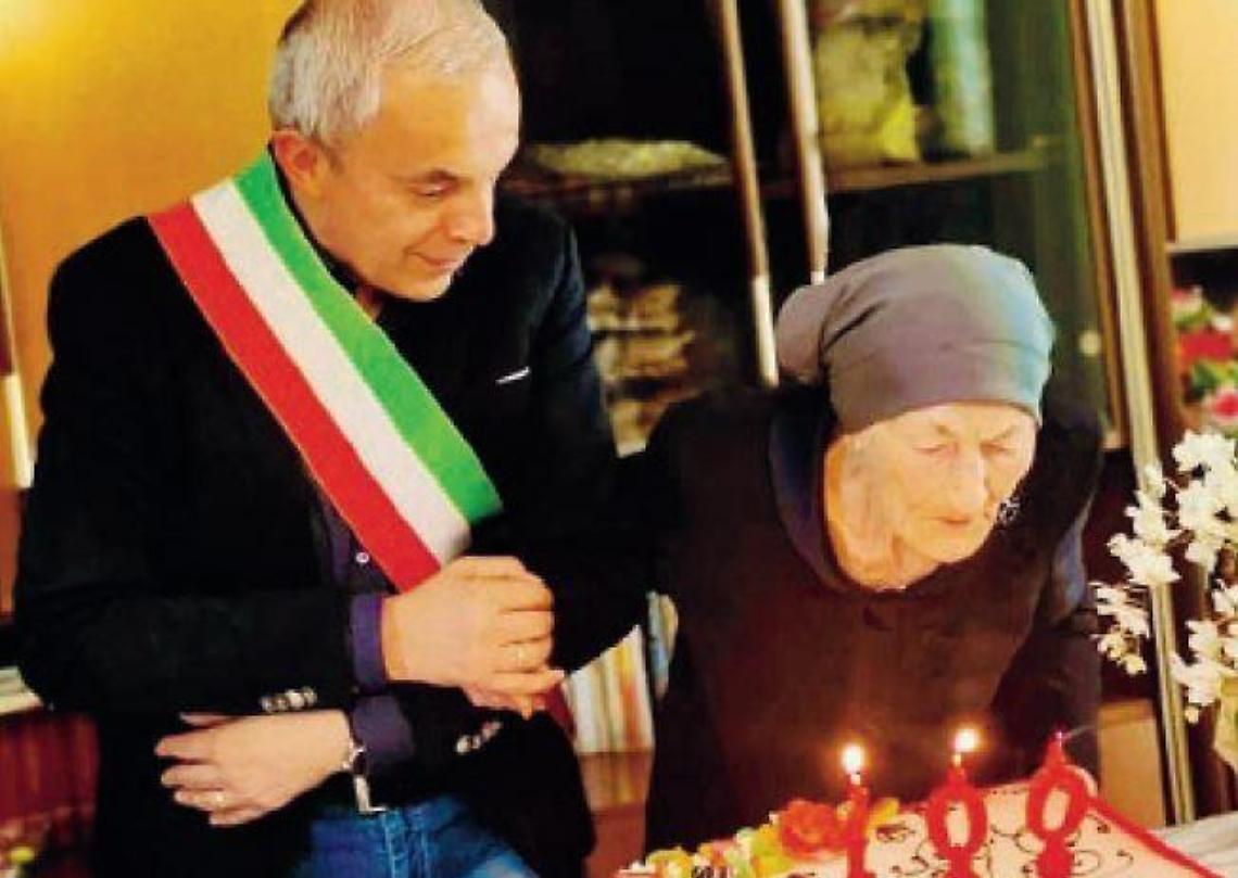 Covid come la seconda guerra mondiale: i racconti di Caterina che compie 100 anni