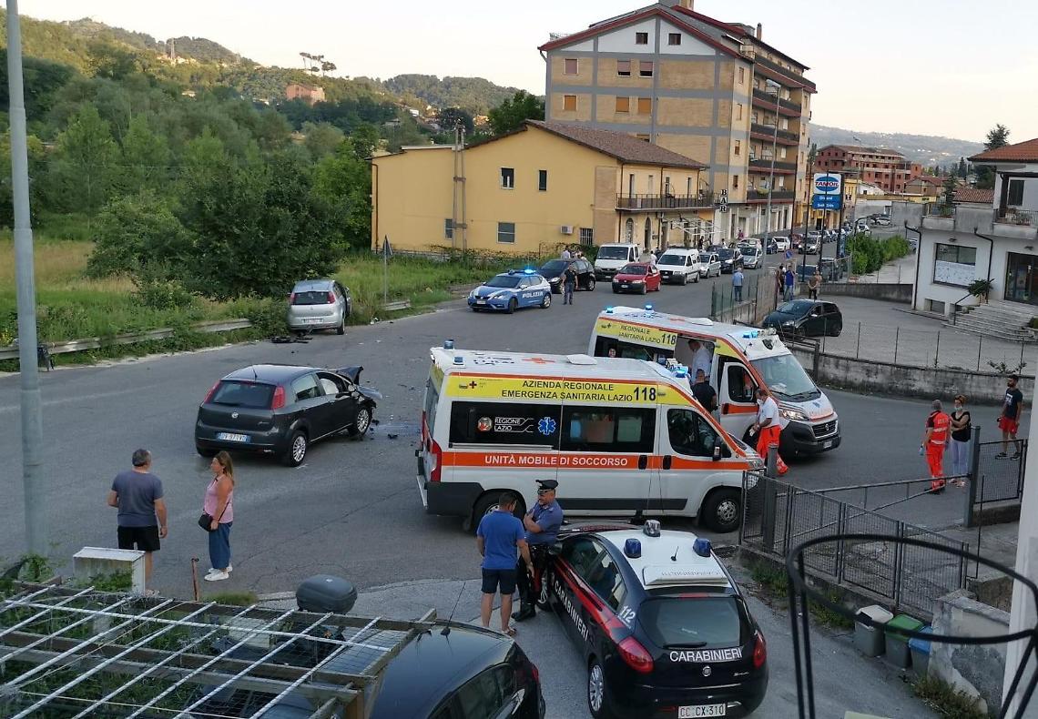 Incidente in via Marsicana, l'incrocio pericoloso colpisce ancora: sale la rabbia