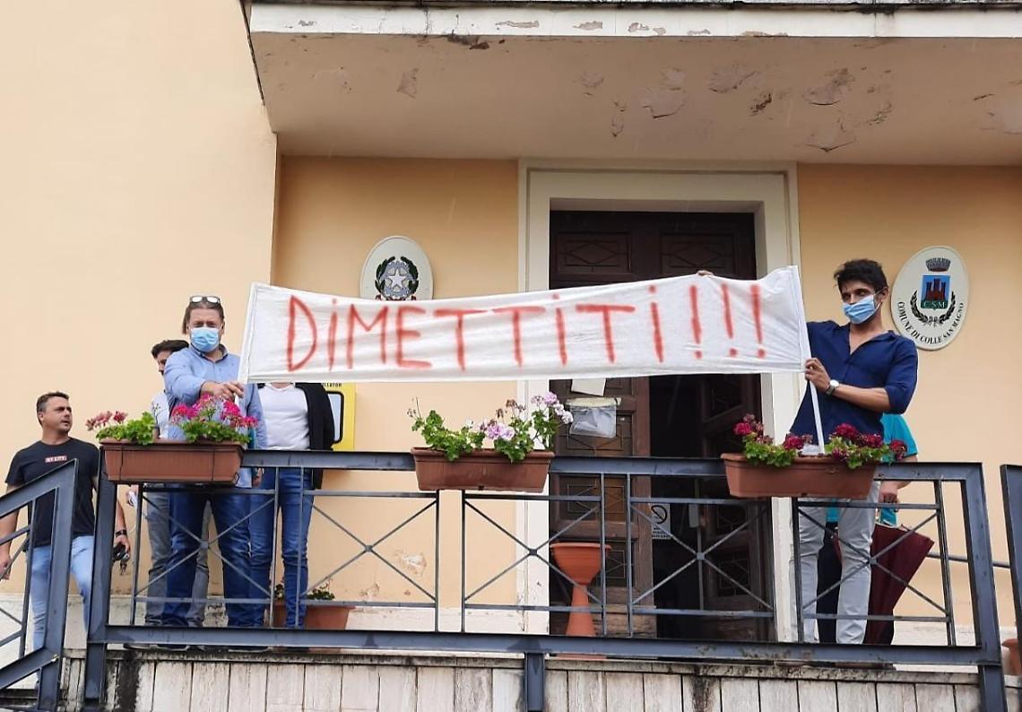Colle San Magno, terremoto in Comune: Sindaco invitato a dimettersi