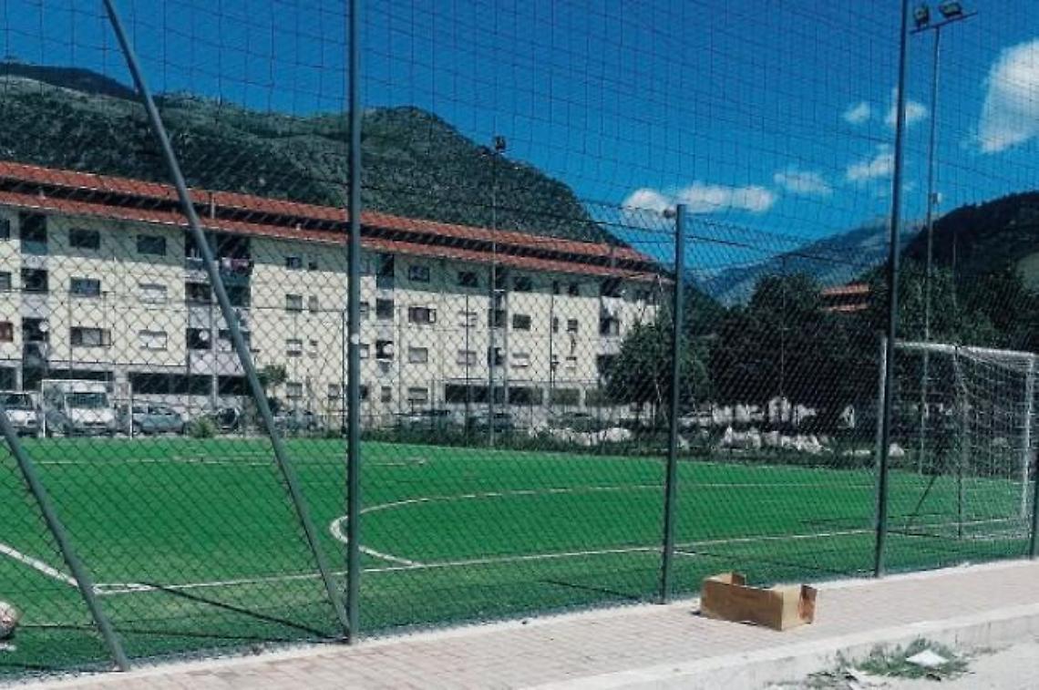 Riparte il calcetto ma i campi ancora no: impianti chiusi a Compre e Costantinopoli