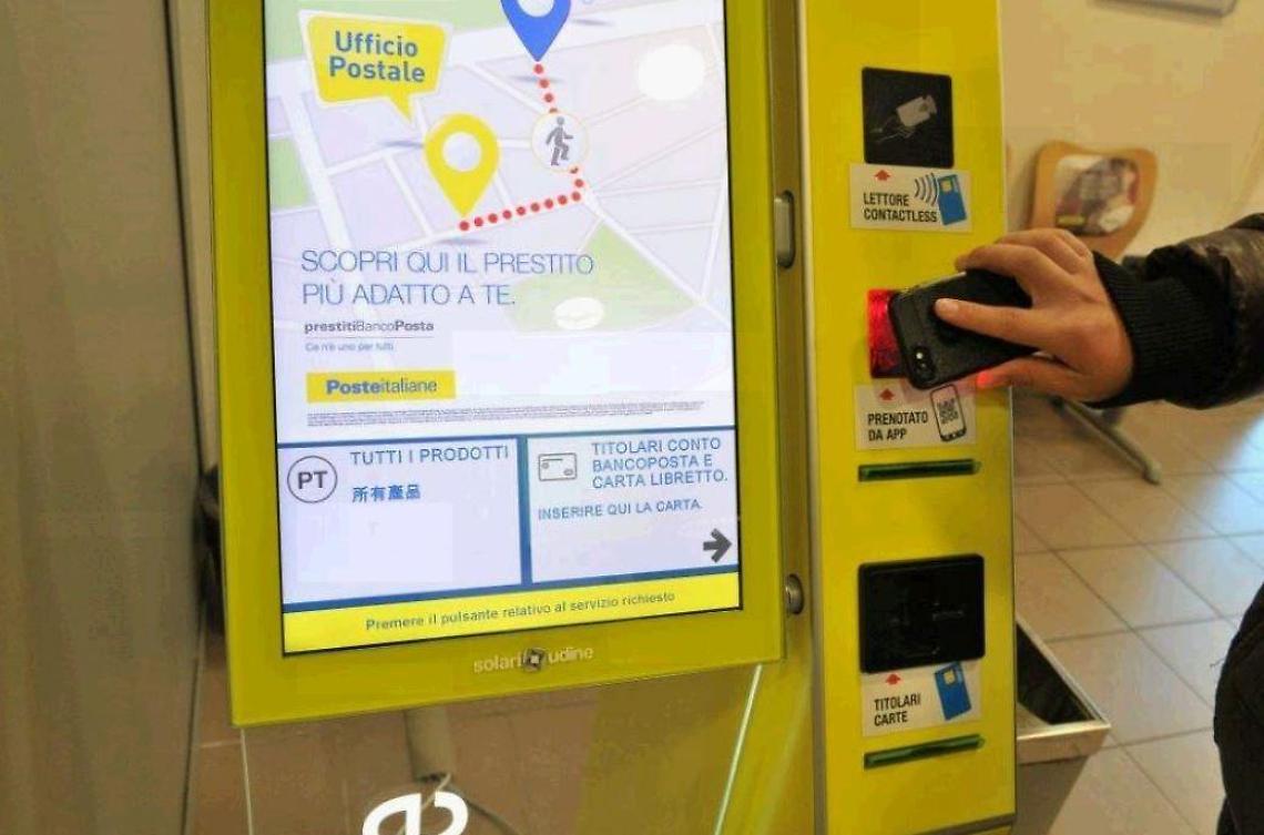 Stop alle file alle Poste: il turno allo sportello ora si prenota con Whatsapp