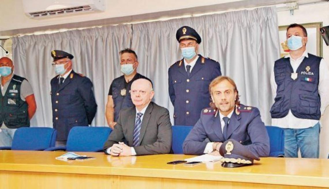 Prostituzione, arrestati i re dell'asse attrezzato: al via gli interrogatori