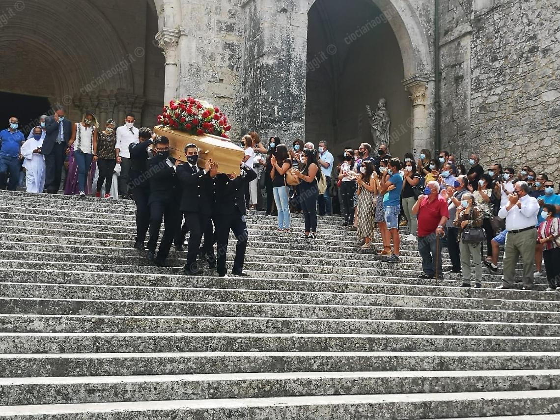 Funerali Fabrizio Cibba: commozione e dolore tra parenti e amici