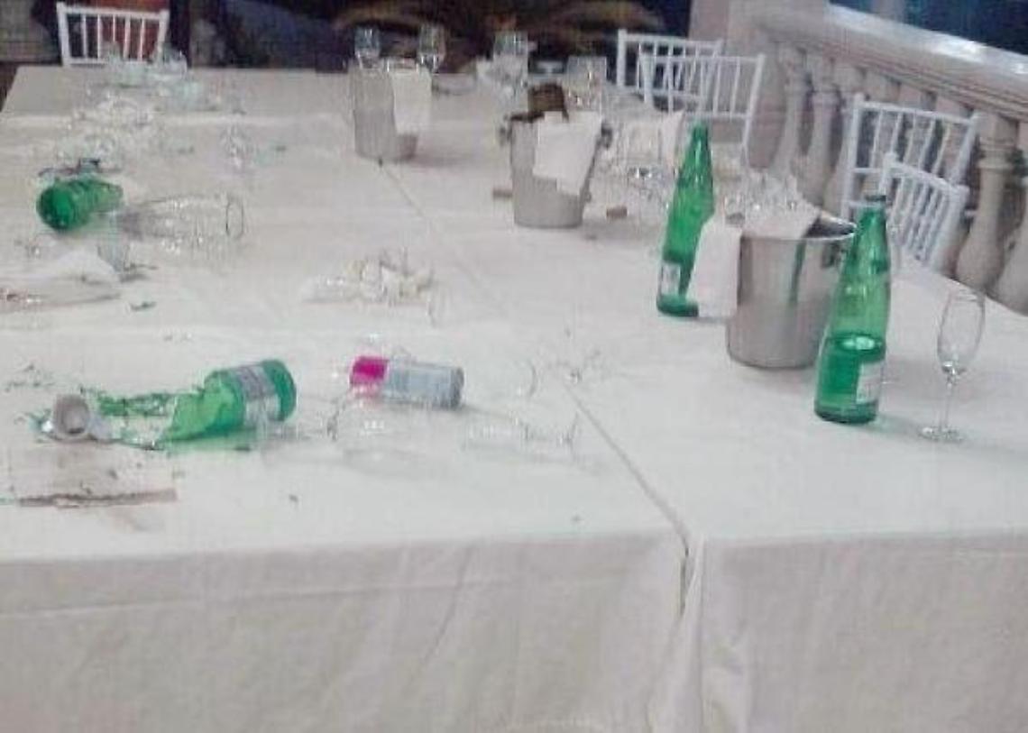 Festa di compleanno finisce a coltellate, il dentista si difende