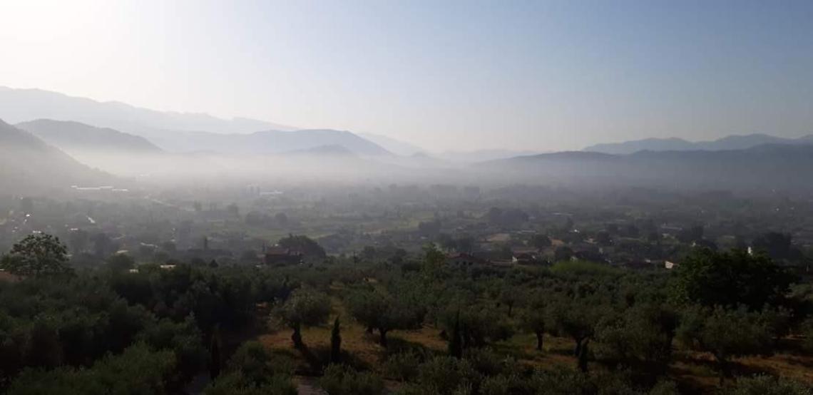 Fuochi all'aperto e veleni nell'aria: il divieto c'è ma di notte accade di tutto