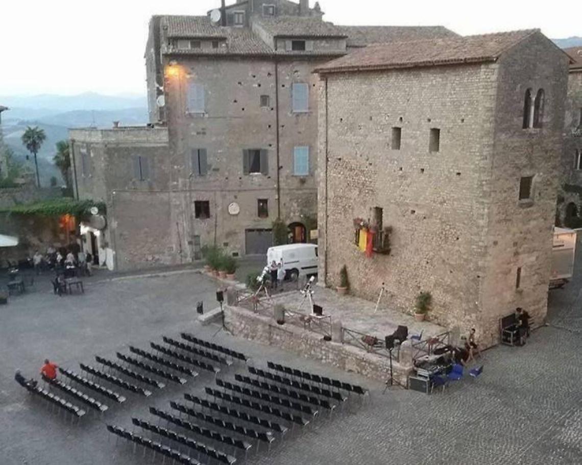 Serata astronomica ad Anagni: osservazione con il telescopio di Giove e Saturno