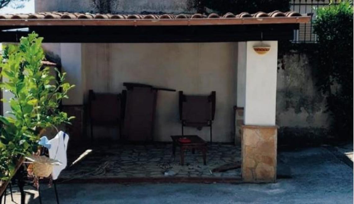 Abitazione trasformata in un centro di accoglienza per profughi: è polemica