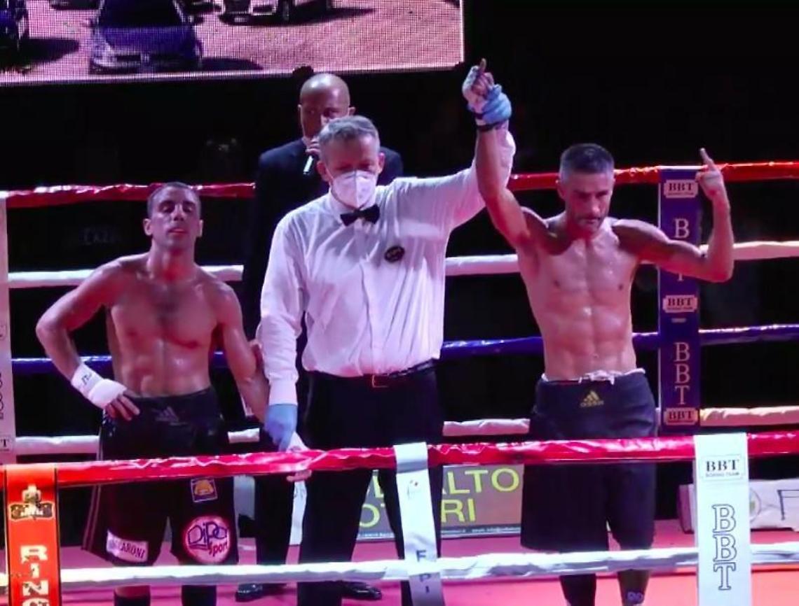 Vincenzo Finiello campione italiano, battuto Maccaroni