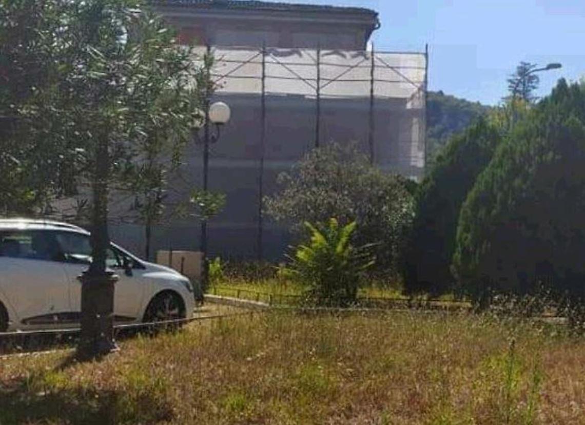 Isola Liri, operai in azione all'ex Garibaldi per realizzare la nuova sede Inps