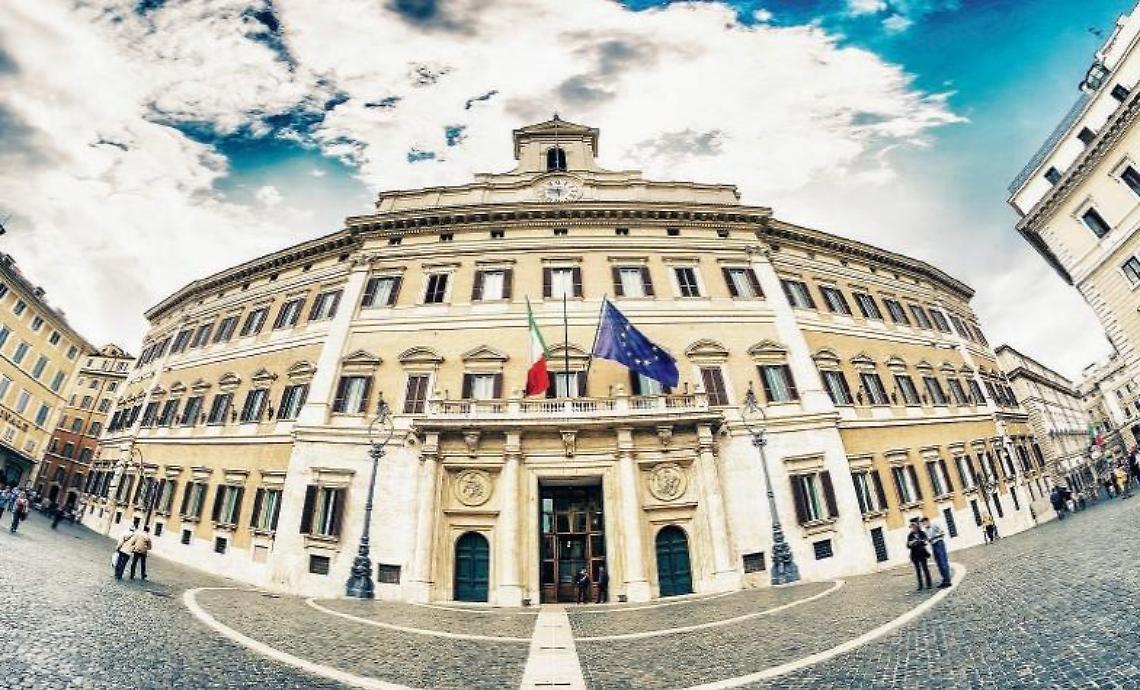 Referendum: perché Sì, perché No. È braccio di ferro sul taglio dei parlamentari