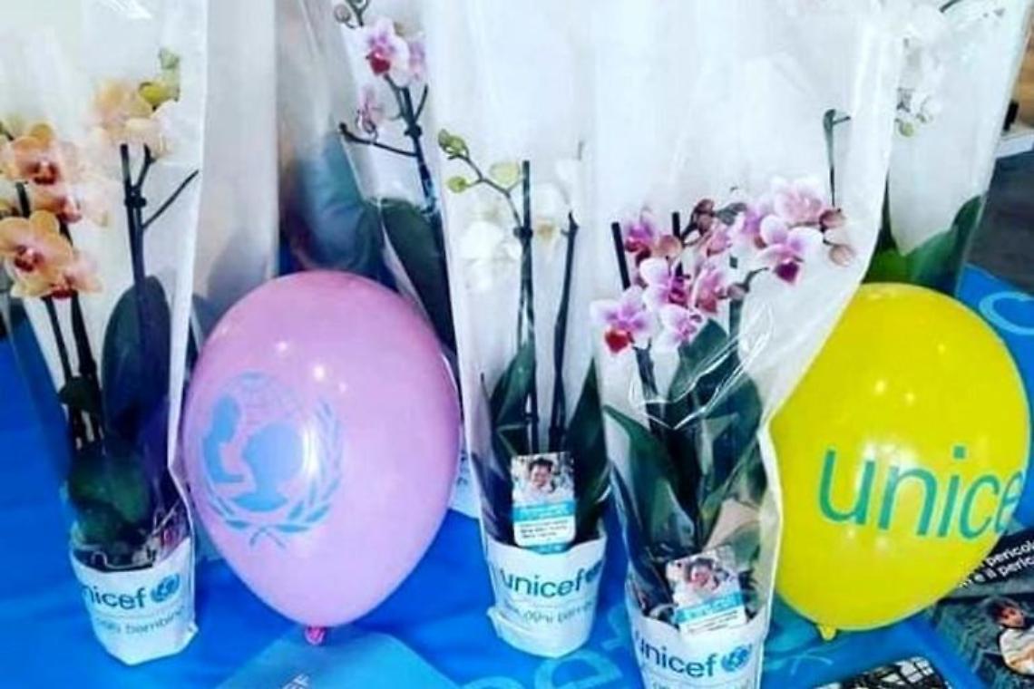 Festa dei nonni: un'orchidea del l'Unicef per aiutare i bimbi malnutriti