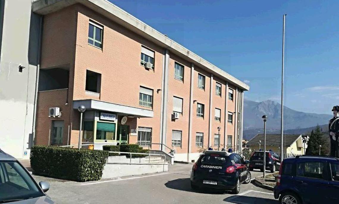 Denunce tra marito e moglie, che ora si contendono la figlia: scoppia il caso