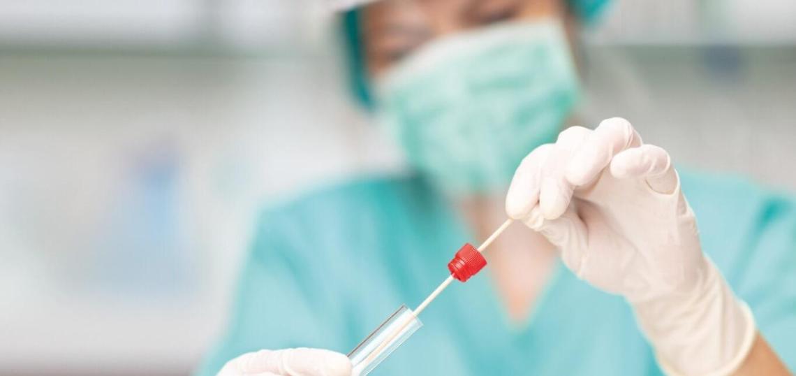 E adesso spunta anche la truffa del... tampone Covid: derubati due anziani