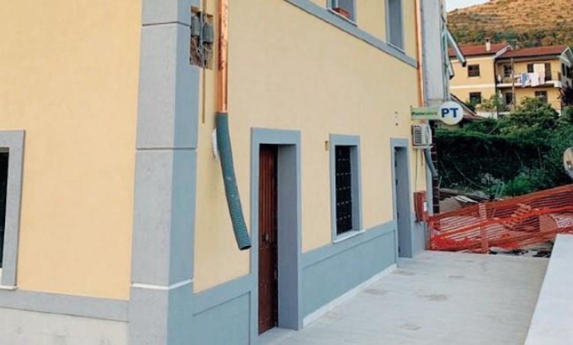 Poste aperte solo tre giorni: troppi disagi per gli utenti
