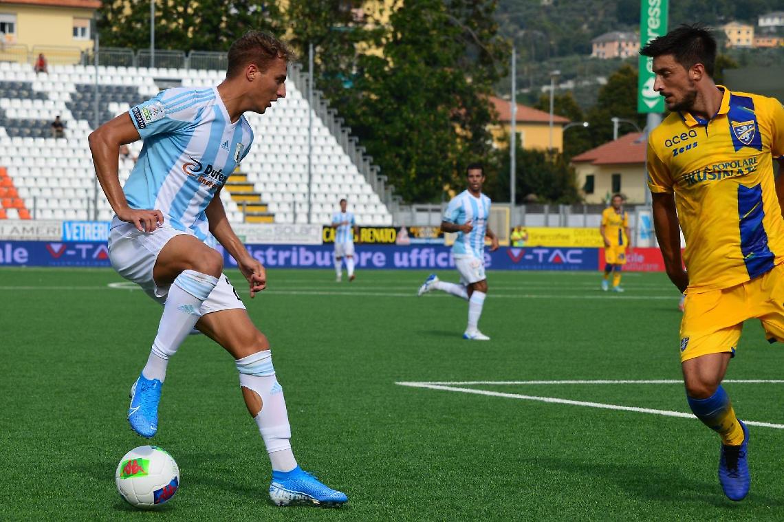 Alle 21 c'è Frosinone-Entella, i canarini vogliono volare