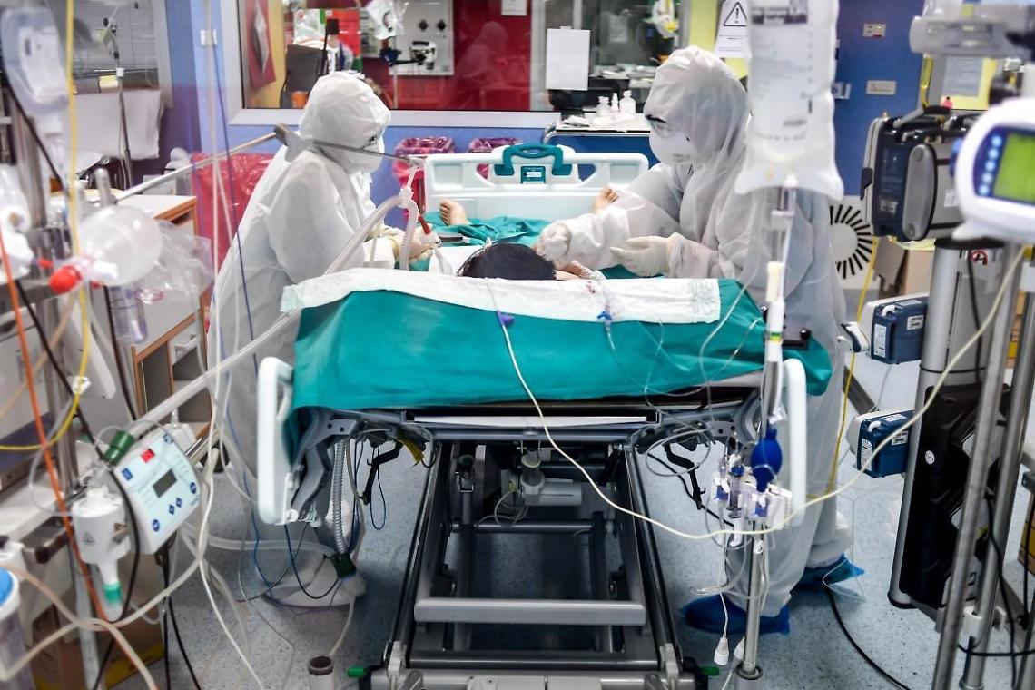 Uno studio rivela: sintomi persistenti in 6 pazienti su 10 ricoverati durante la pandemia