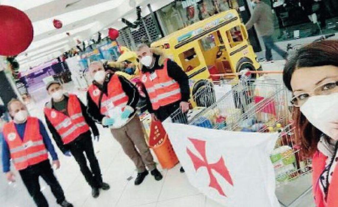 Covid e povertà: volontari in azione per aiutare chi ha bisogno