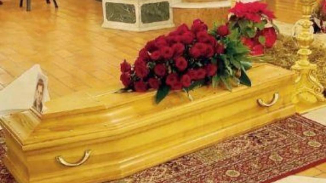Tragedia di Capodanno, il doloroso addio ad Alessandro: «La sua luce sempre con noi»