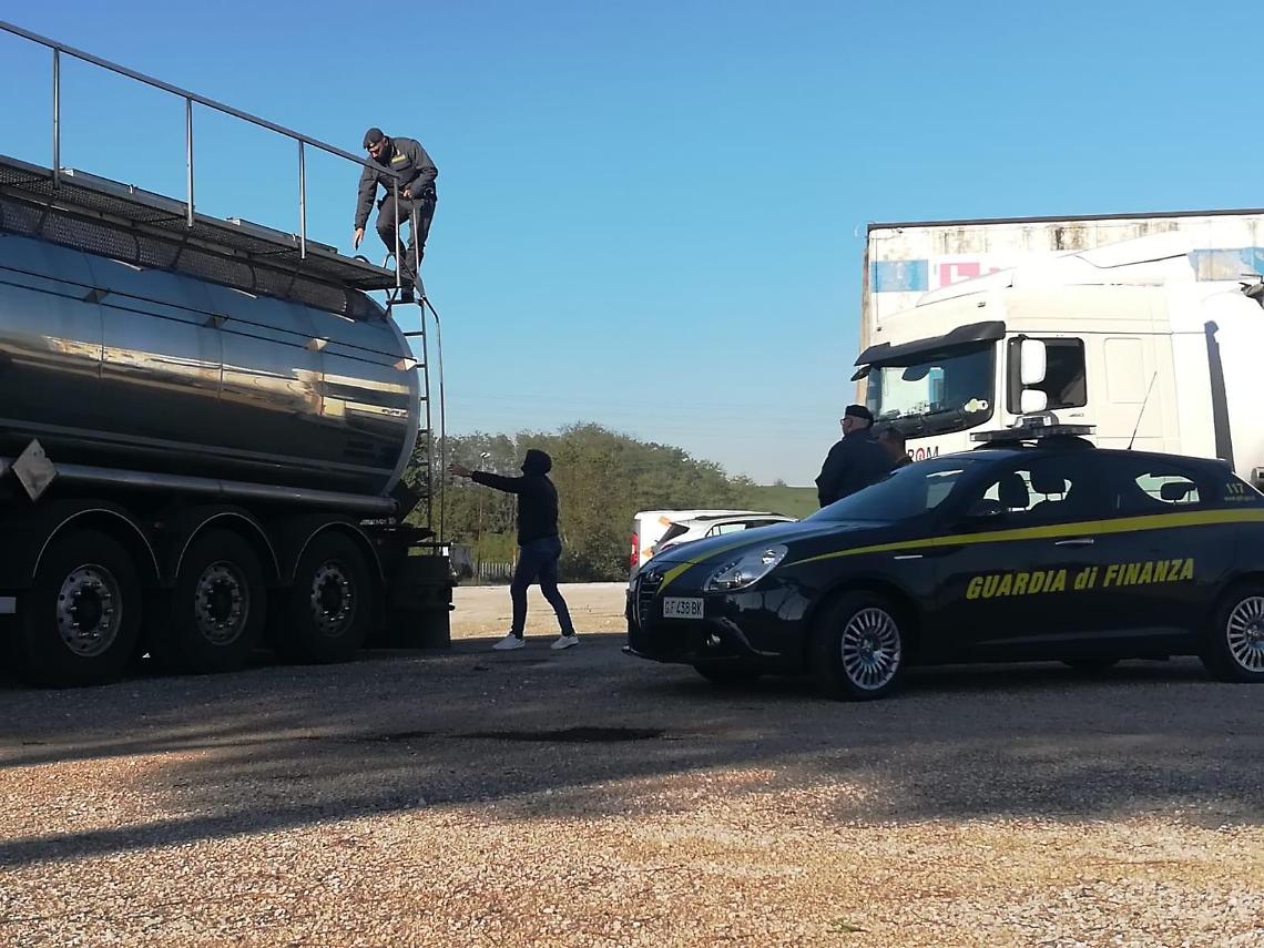 Gasolio annacquato, aumentano le vittime: scattano altre tre denunce