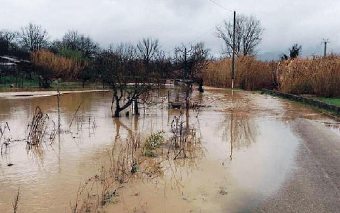 Maltempo senza tregua: forti piogge, terreni allagati in periferia