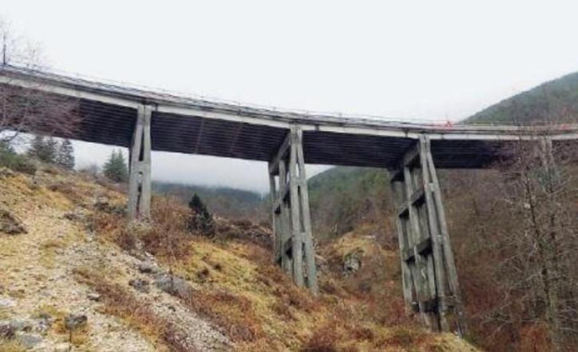 La regionale 666 fa paura: rischio frane e caduta massi. Preoccupano anche i viadotti