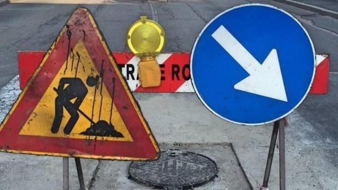 Voragini sulla provinciale della Valle dei Santi, il pericolo incombe: presto i lavori