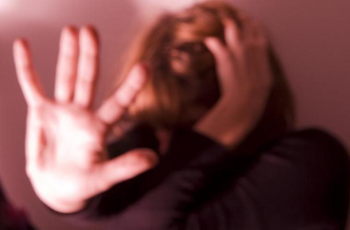 Una vita di violenze: dopo vent'anni trova il coraggio di denunciare il compagno