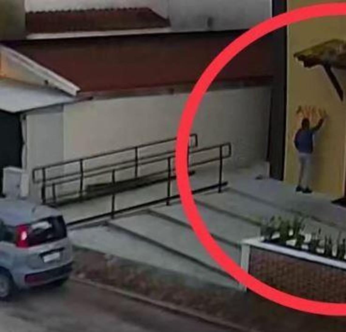 Scritta sulla chiesa, individuato il responsabile. Così è stato incastrato