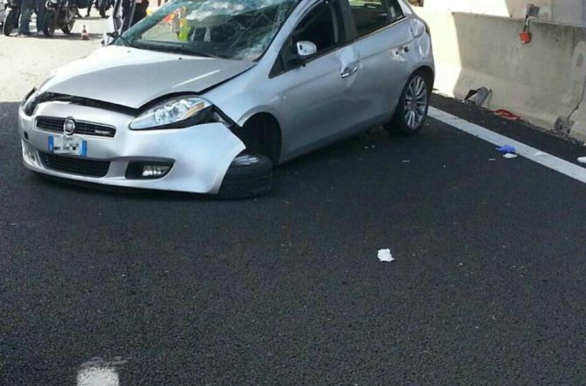 Schianto tra auto in via Carpine <br>Uomo e donna gravemente feriti
