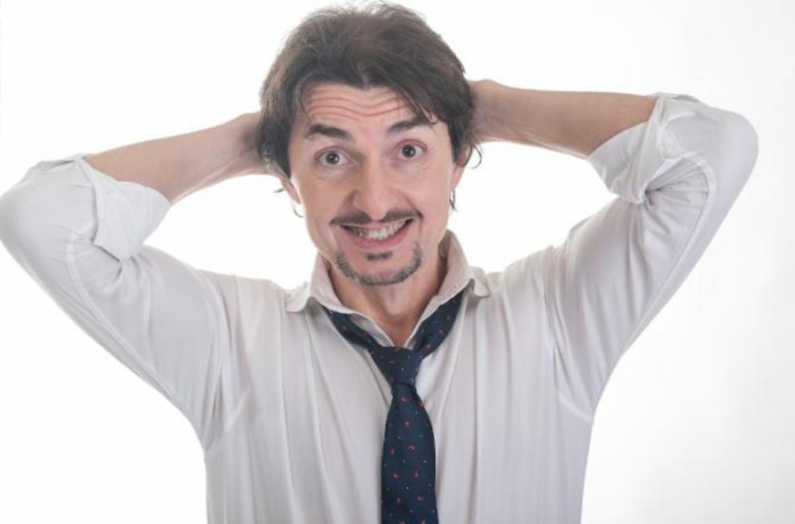 Grandi risate in piazza<br>Stasera c'è  Marco Capretti