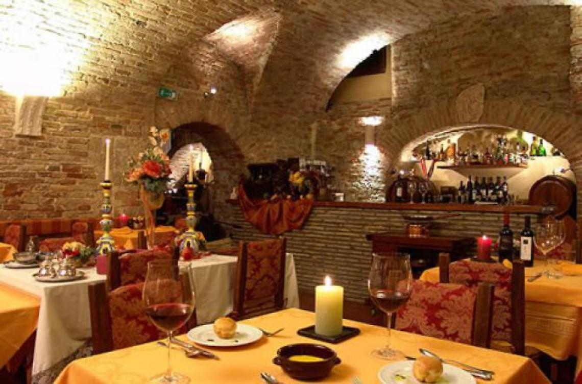 Diventano improvvisamente intolleranti <br>per non pagare il conto al ristorante