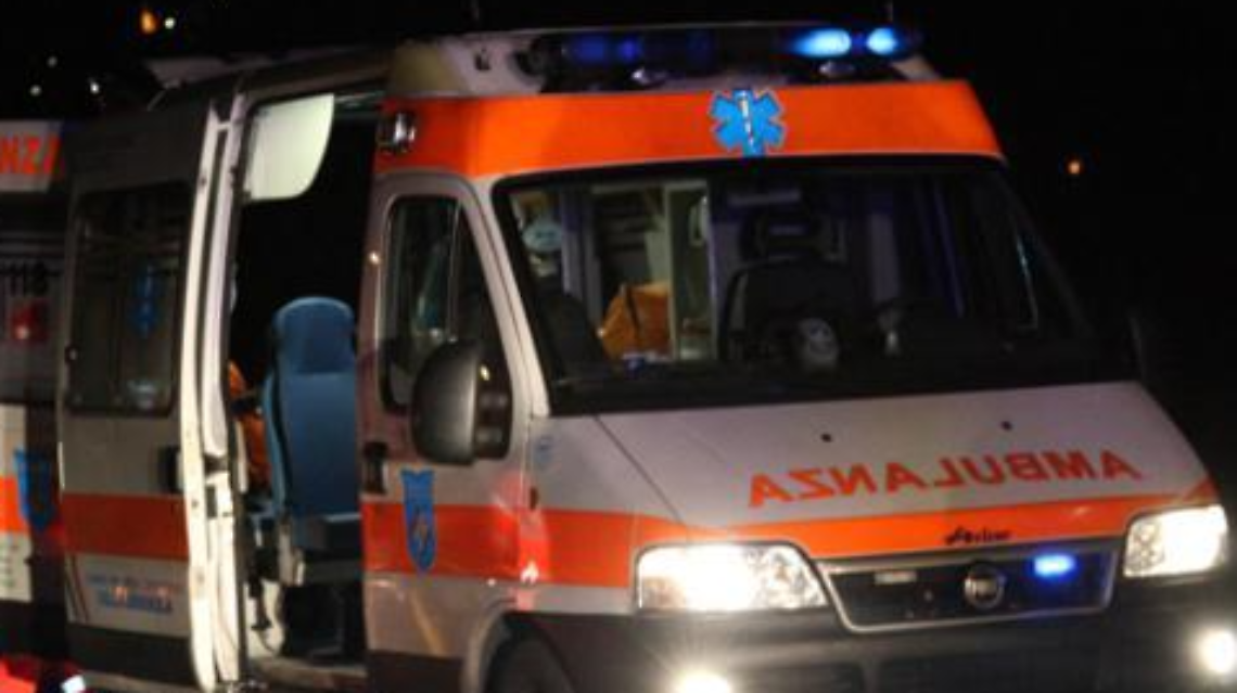 Scontro tra due auto, soccorsi sul posto