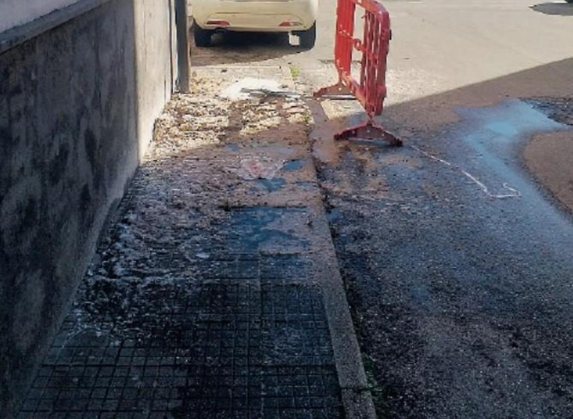 Liquami da uno stabile di via Marittima: l'appello disperato dei condomini
