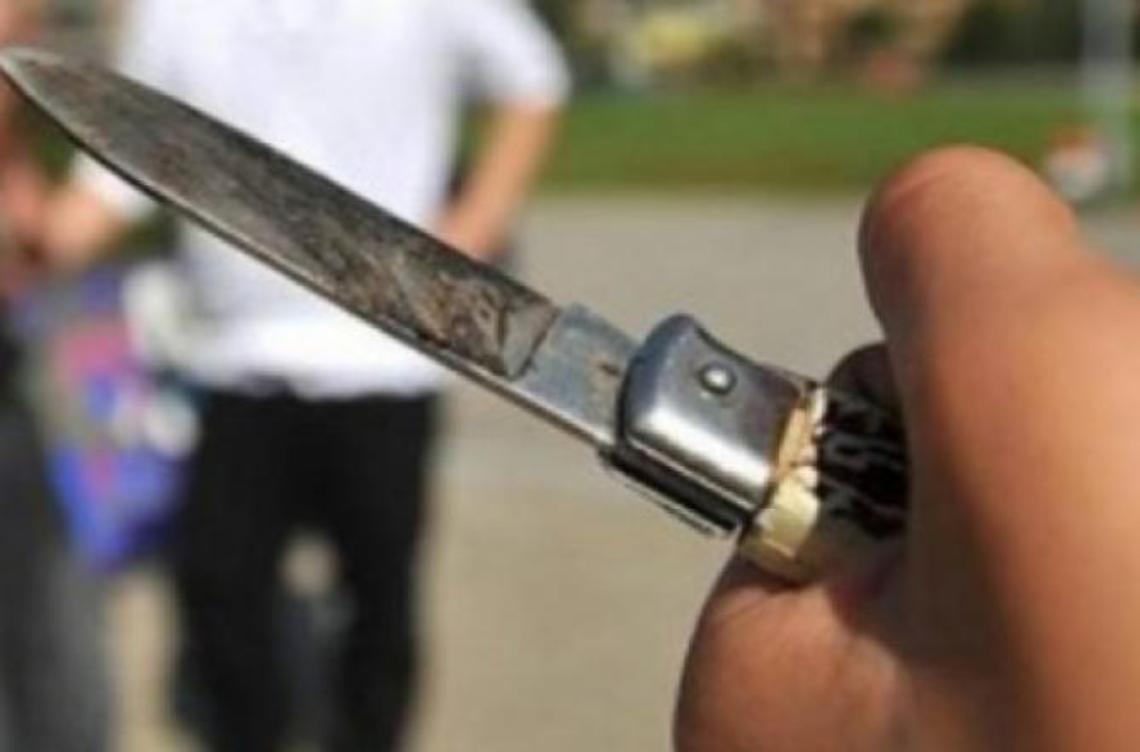 Violenta lite in centro: egiziano finisce in ospedale. Caccia aperta al colpevole