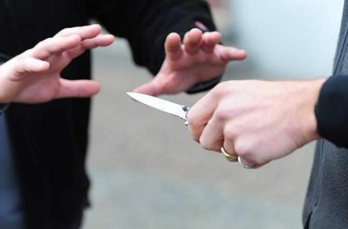 Minaccia la mamma con un coltello <br>Arrestato dalla polizia a Fondi