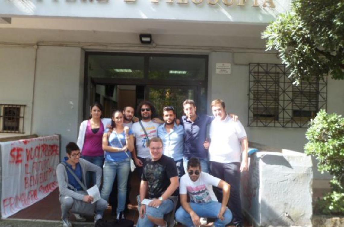 Marea di borsisti esclusi <br>Ma i rappresentanti pensano alle poltrone