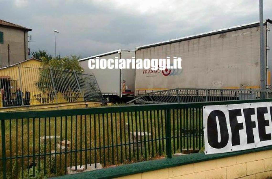 Tir dentro una casa <br>Incredibile incidente