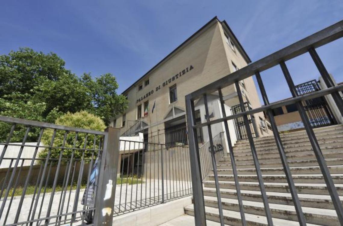 Aggressione all'avvocato Roberto Angelosanto: al via il processo