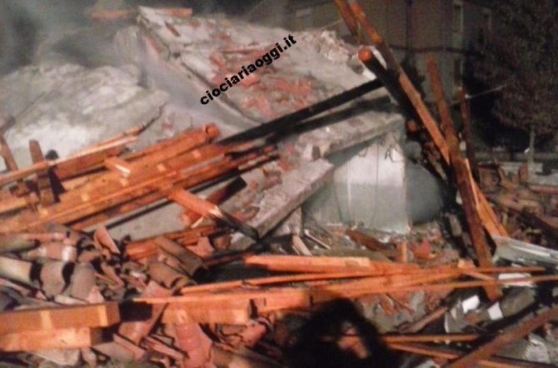 Crolla una casa per una fuga di gas <br>Gravissimo un settantaquattrenne
