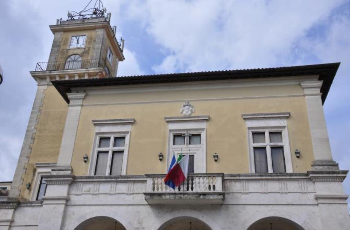 Il Comune chiede il risarcimento danni all'ex sindaco Roscia