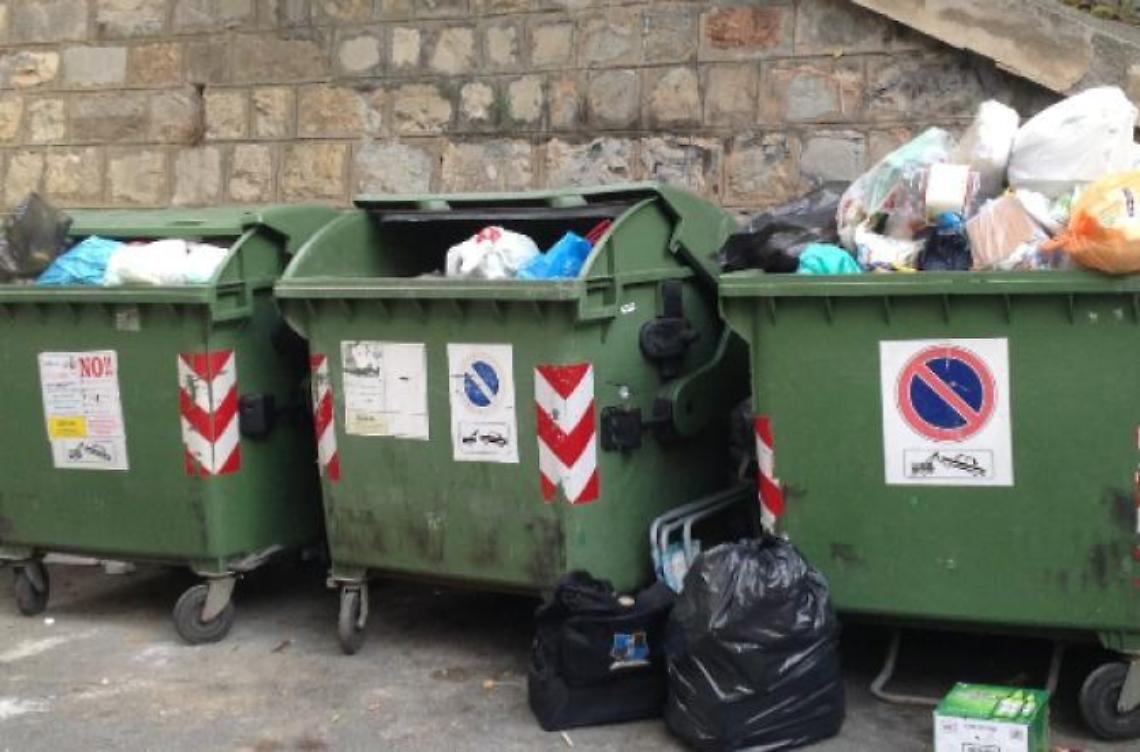 Sorpresi ad abbandonare rifiuti grazie alle fototrappole
