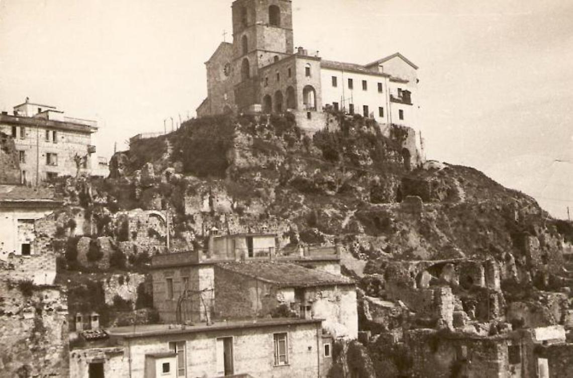 Un giorno tragico <br>Pontecorvo non dimentica