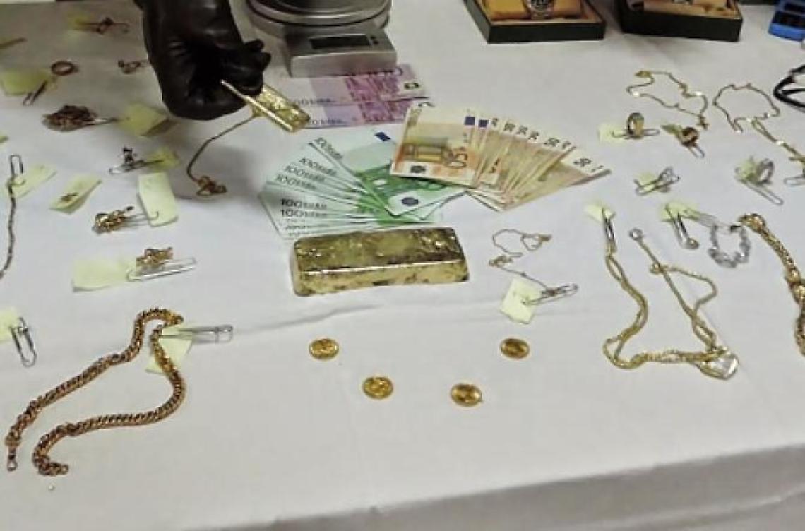 Vende per oro gioielli fasulli <br>Polizia denuncia truffatrice