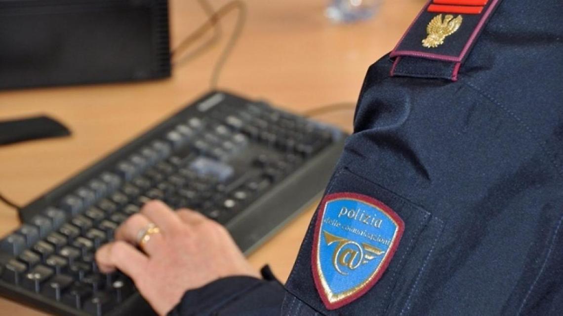 Adescava giovanissime sui social, poi il ricatto hard: arrestato. I particolari