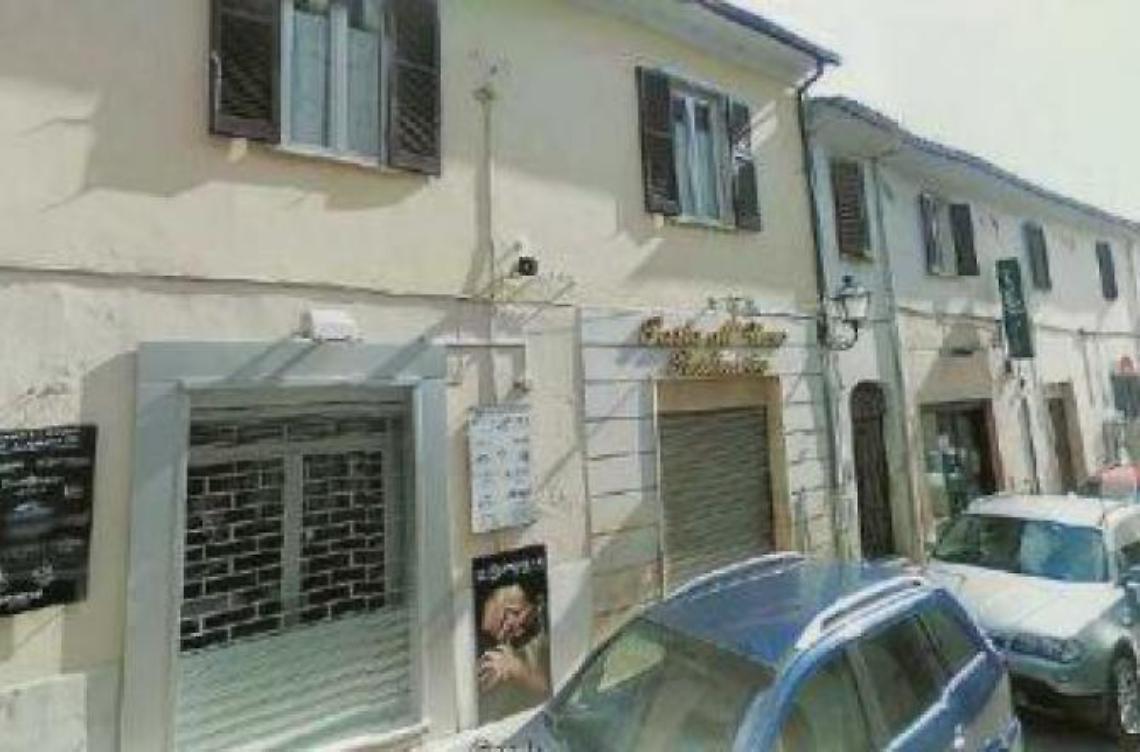 Oreficeria saccheggiata nella notte: razzia di gioielli per migliaia di euro