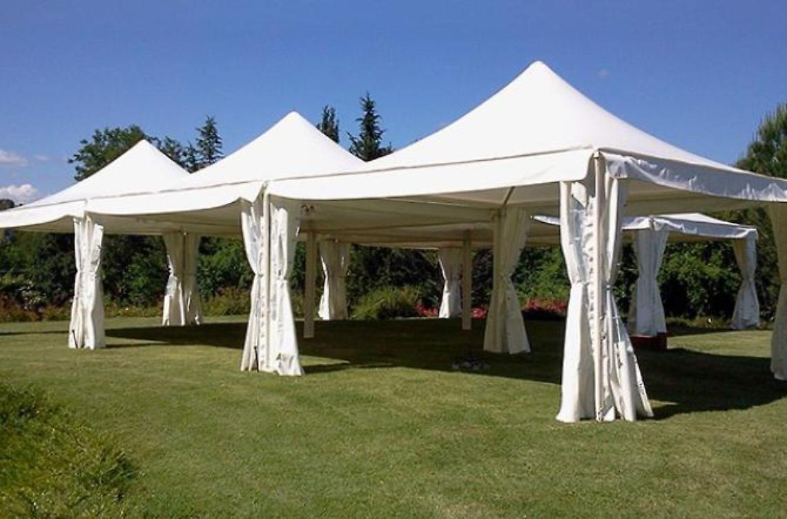 Rubano gazebo da matrimonio <br>Il proprietario li riconosce: denunciati
